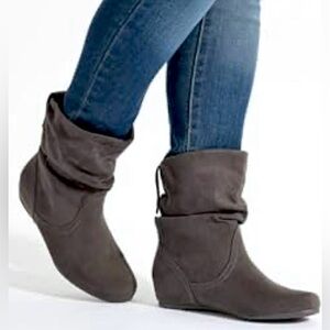 Arizona Jean Co. Faux Suede Ankle Booties Size 11 NWT